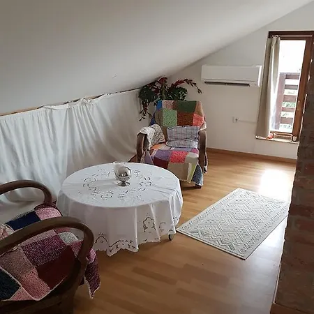 Panorama Kert بيت للعطل Solymár